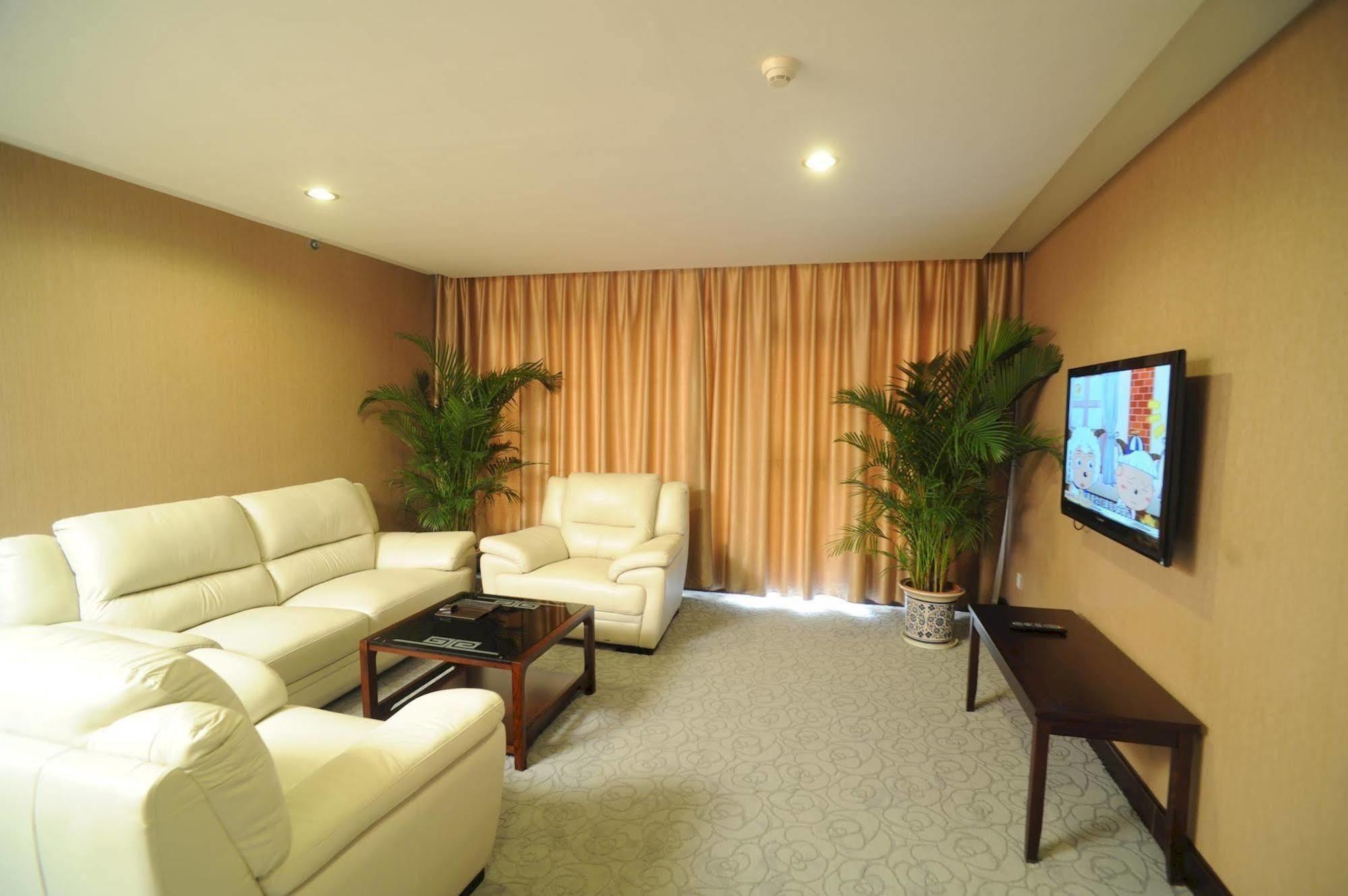 Golden Dragonball Hotel Guilin Exterior foto