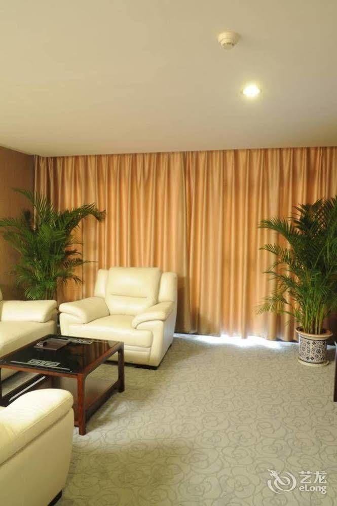 Golden Dragonball Hotel Guilin Exterior foto