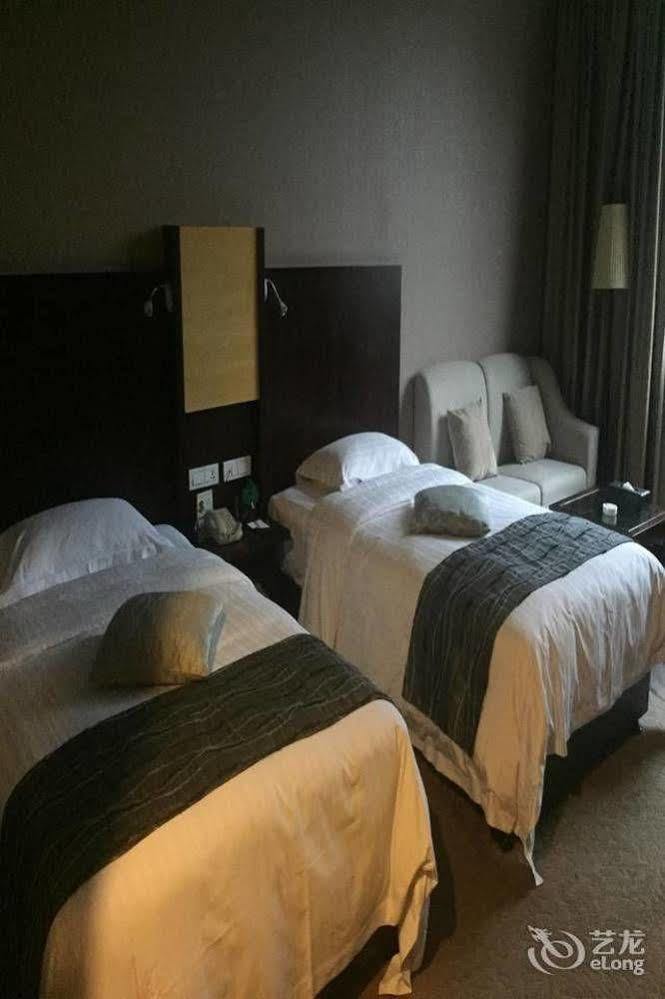 Golden Dragonball Hotel Guilin Exterior foto